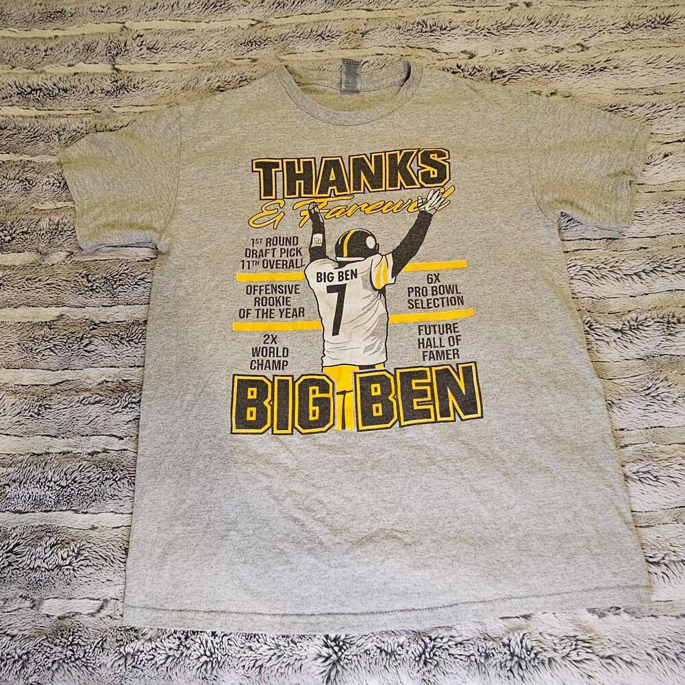 Gildan Men's Grey T-shirt